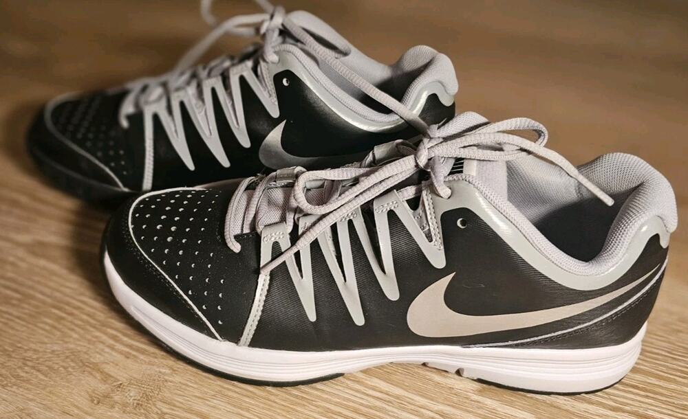 Nike Men’s 9.5 Black Gray Training Athletic Sneakers 631703-013 2014Nike...
